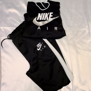 Nike black tracksuit set size Medium